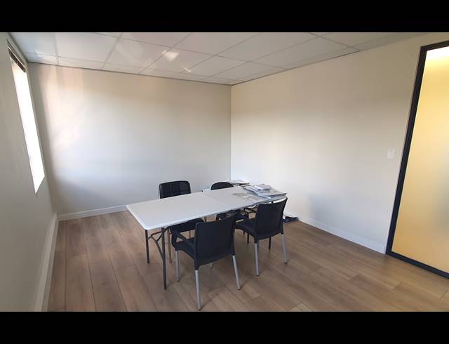 22M² OFFICE TO LET IN PAARL CENTRAL